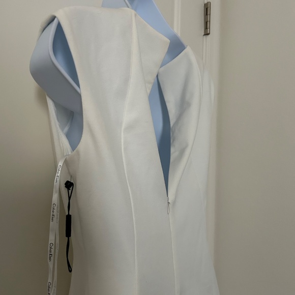 Calvin Klein - New White Sheath Fitted Dress - Size 2 - Picture 5 of 7